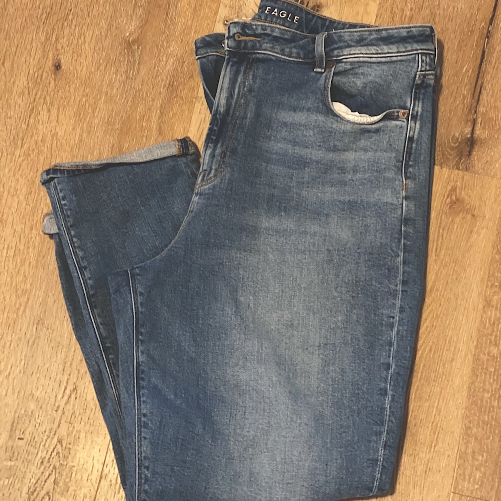 American Eagle mom jeans